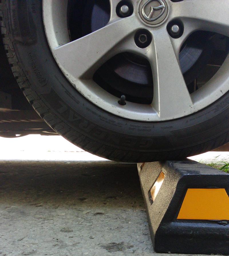 Tope de caucho de las ruedas de estacionamiento el tope de la rueda de  calzo Alquiler Garaje Tope Tope de la rueda - China Rueda de goma tope, el  tope de la